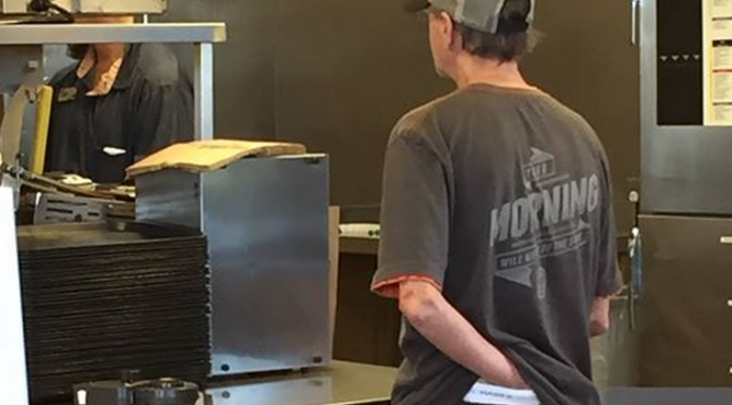 Oh Look Here’s A Taco Bell Worker Digging In His Butt At A Taco Bell In Sandusky